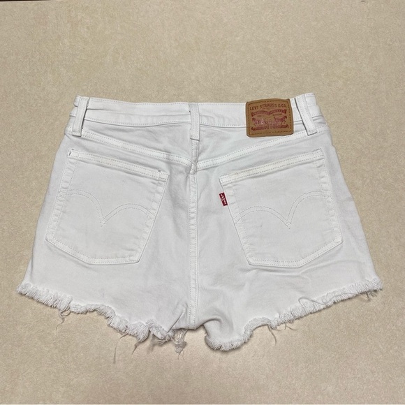 Levi’s Shorts Women’s Size 30 White Raw Hem Denim Cut Off Shorts - Picture 4 of 14